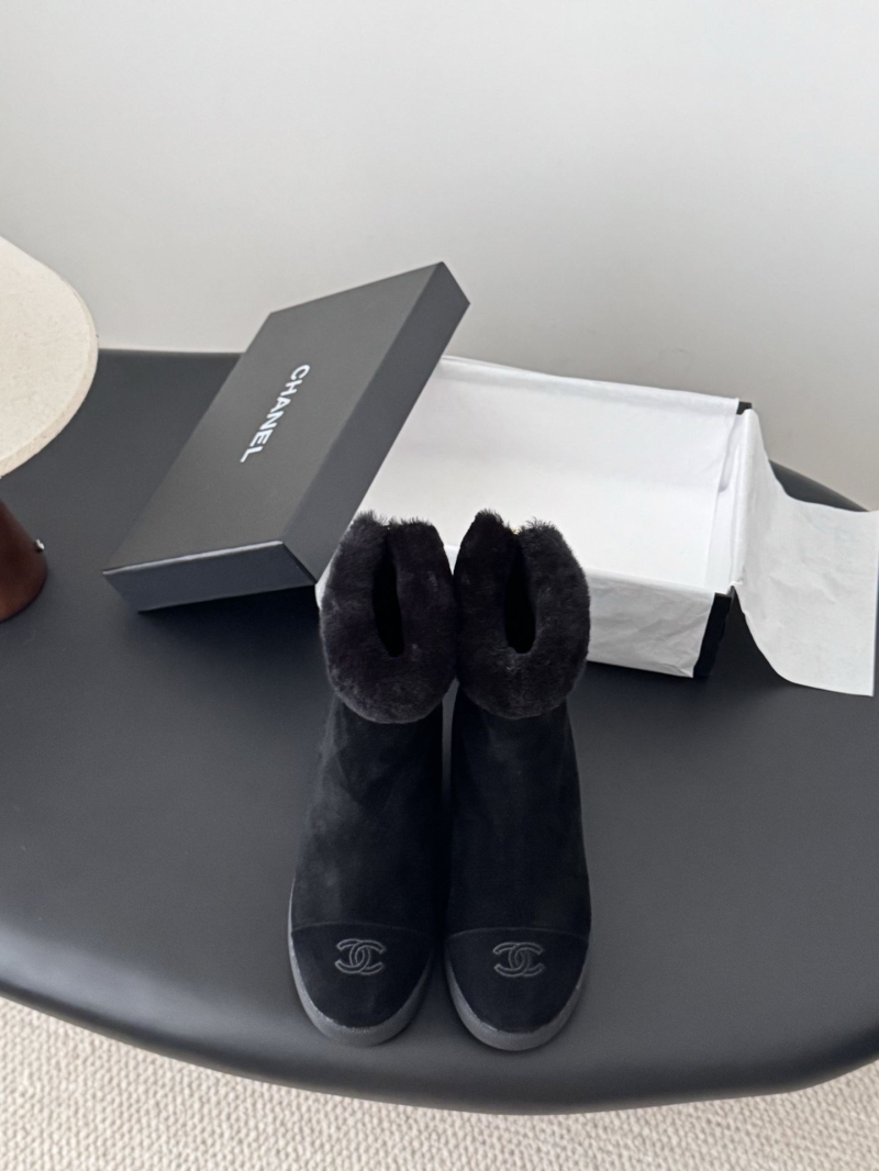 Ch**el boots